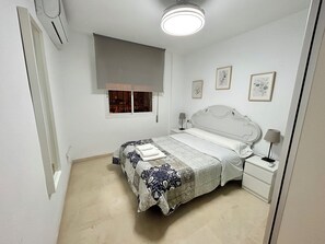 4 bedrooms, desk, iron/ironing board, travel crib