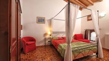 1 chambre, coffres-forts dans les chambres, fer et planche Ă repasser