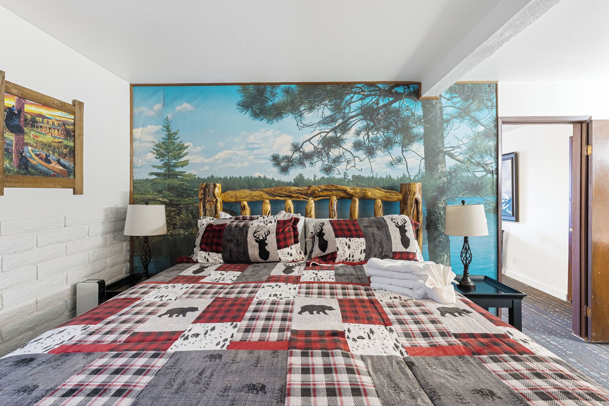 Polar Bear | Free WiFi, bed sheets