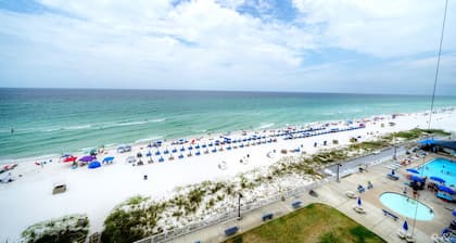 BOOK SOME TIME ON THE BEACH SLEEPS 4 beach chairs in season