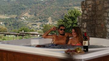 Bain à remous extérieur