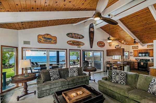 Téléviseur connecté, livres, bureau