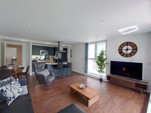TV - Fully Serviced Two Bed Apartment by ExCeL & O2 (London)