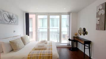 2 Schlafzimmer, Schreibtisch, Bügeleisen/Bügelbrett, Reisekinderbett