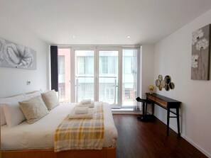 2 bedrooms, desk, iron/ironing board, travel cot