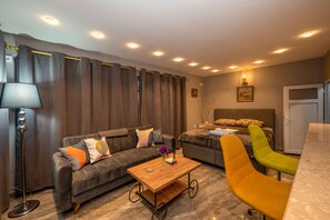 Business Apartment, 1 Queen Bed, Balcony | Desk, free WiFi, bed sheets - MyMoon Residence (Istanbul)
