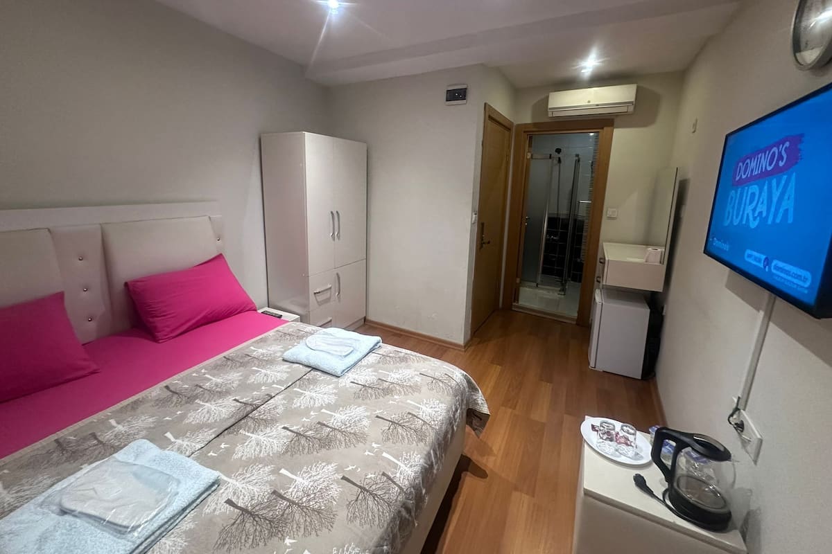 Classic Studio | 1 bilik tidur, meja, Wi-fi percuma, cadar katil