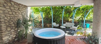 Spa on the patio, Wi-fi, 20 mt to the sea