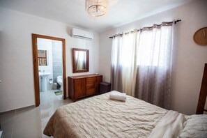 4 Schlafzimmer, Bügeleisen/Bügelbrett, kostenloses WLAN, Bettwäsche