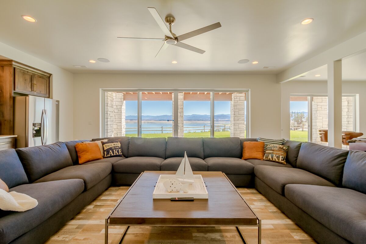 电视、壁炉、乒乓球