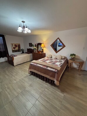1 bedroom, desk, iron/ironing board, free WiFi