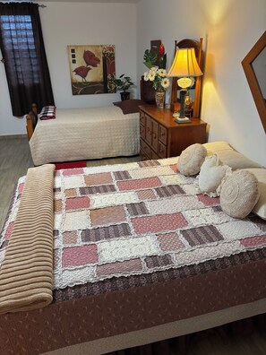 1 bedroom, desk, iron/ironing board, free WiFi