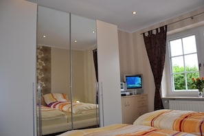 1 chambre, bureau, fer et planche Ă repasser, Wi-Fi