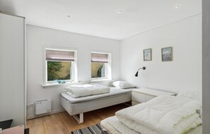 2 bedrooms, travel cot, free WiFi - 3 bedroom gorgeous home in Asaa (Asaa)