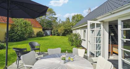 3 bedroom gorgeous home in Asaa
