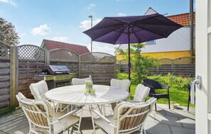 Outdoor dining - 3 bedroom gorgeous home in Asaa (Asaa)