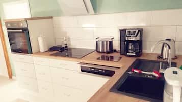 Kühlschrank, Ofen, Herdplatte, Geschirrspüler