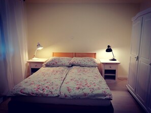 1 bedroom, free WiFi, bed sheets - Fully equipped vacation apartment with roof terrace (Bad Camberg)