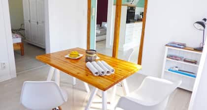 Komplett ausgestattete Ferienwohnung mit Dachterrasse