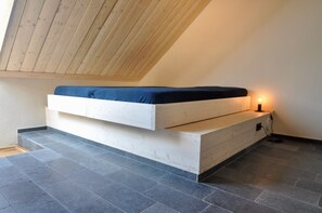 3 chambres, fer et planche Ă repasser, Wi-Fi, draps fournis