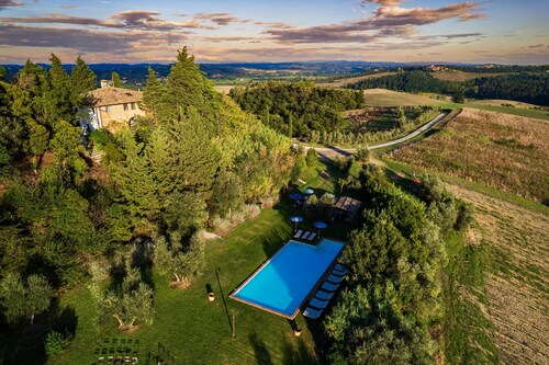 Tuscan house for groups,families,Authentic,Nature, Peace,Pool,Exclusive, Privacy