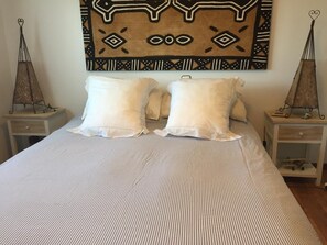 3 chambres, fer et planche à repasser, draps fournis
