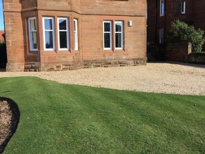 Exterior detail - Newly renovated apartment close to Royal Troon Golf Club and Troon town centre (Troon)