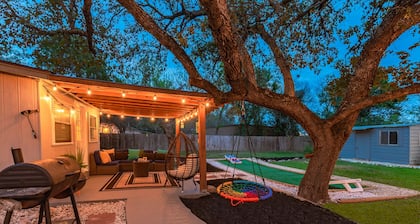Texas Vacation Home with GameRoom, Firepit & POOL by Fiesta Texas