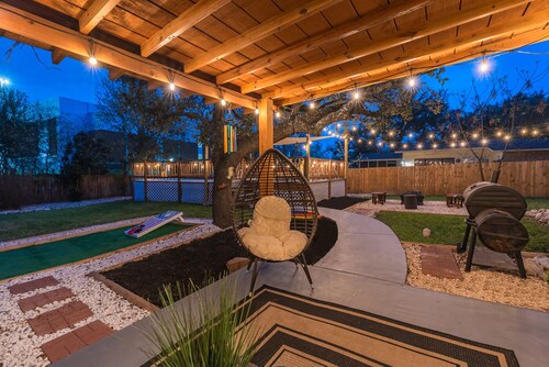 Texas Vacation Home with GameRoom, Firepit & POOL by Fiesta Texas
