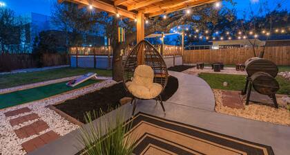 Texas Vacation Home with GameRoom, Firepit & POOL by Fiesta Texas