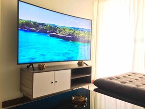 2 bedrooms, WiFi - Classy 2BR Apartment + Netflix at Rockwell Makati (Makati)