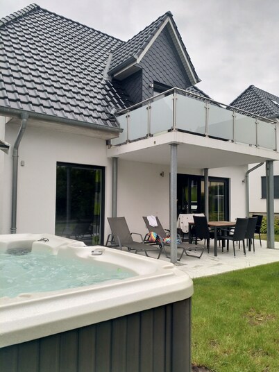 Villa Sonnensee vacation home by the lake ( 80 m ) with whirlpool, sauna, W -Lan, fireplace