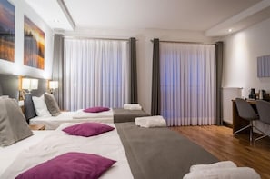 ห้องคลาสสิกทริปเปิล | โต๊ะทำงาน, Wi-Fi ฟรี, ผ้าปูที่นอน