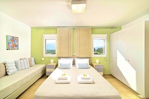 5 bedrooms, in-room safe, desk, iron/ironing board