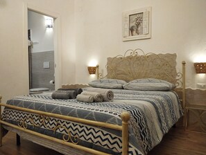 1 dormitorio, cuna de viaje, wifi gratis y ropa de cama