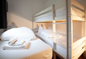 3 bedrooms, in-room safe, free WiFi
