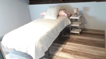 2 bedrooms, bed sheets