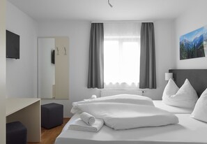 3 quartos, cofres nos quartos, ferros/tábuas de passar roupa