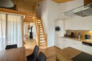 Fridge, microwave, dishwasher, coffee/tea maker