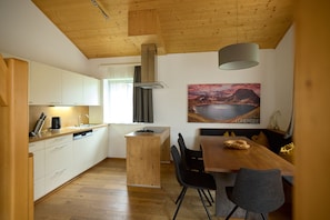 Fridge, microwave, dishwasher, coffee/tea maker