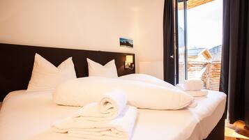 2 bedrooms, in-room safe, iron/ironing board, free WiFi