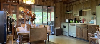 4br 2ba Chalet in Poconos that sleeps 10