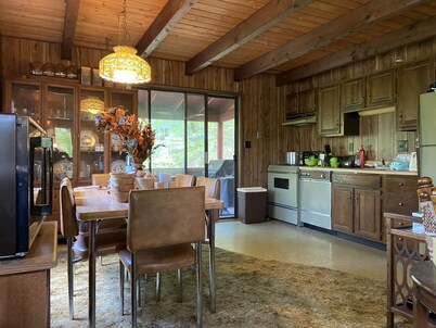 4br 2ba Chalet in Poconos that sleeps 10