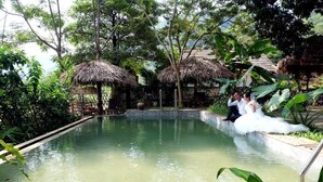 Outdoor pool - Fullzoom Mai Chau Farmstay - Hostel (Mai Ha)
