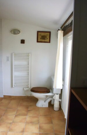 Bathroom - Typical small Mazet in Provence (Spéracèdes)