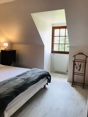 4 Schlafzimmer, Bügeleisen/Bügelbrett, WLAN