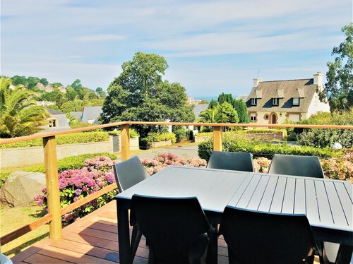 Maison familiale calme 4 chambres 9 pers jardin sur plage de trestraou Perros