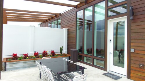 Modern and Spacious with game/movie room. 