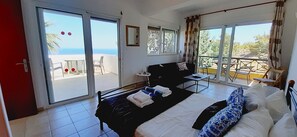 Smart-TV, DVD-Player, Stereoanlage