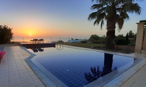 Outdoor pool, pool loungers